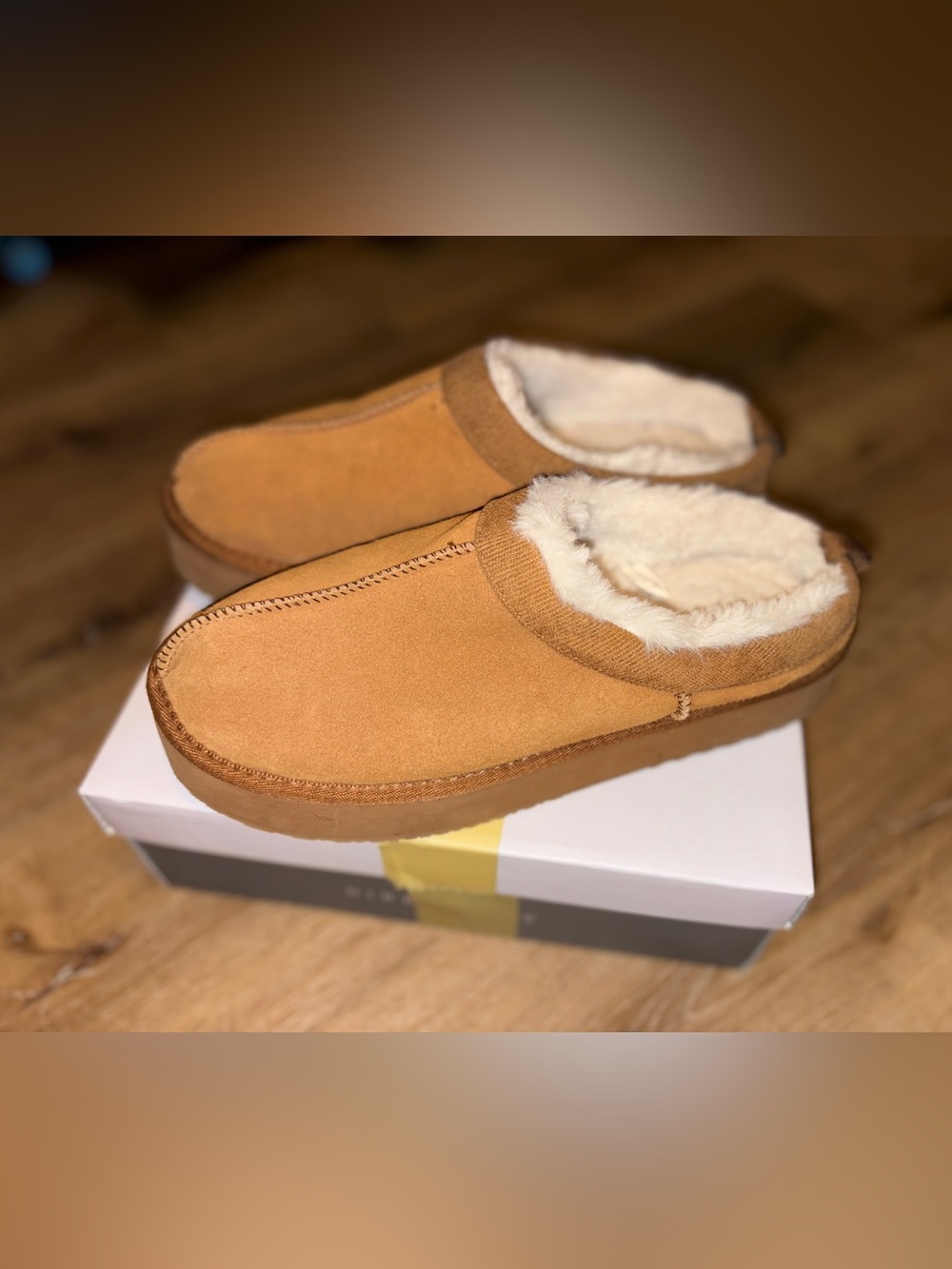 Plush Tan Slip-On Women's Slippers with Cream Faux-Shearling
